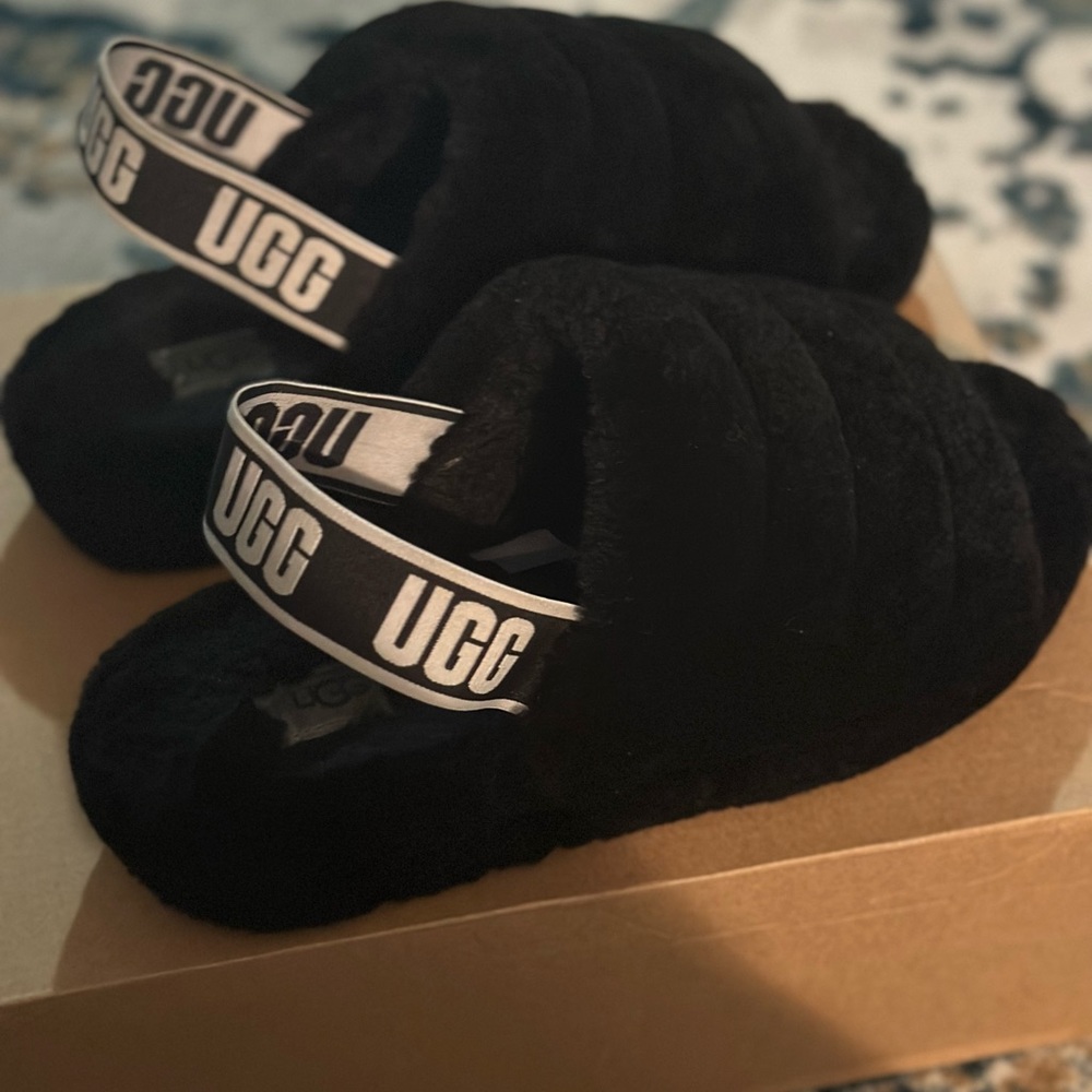 Black Ugg slides in great condition